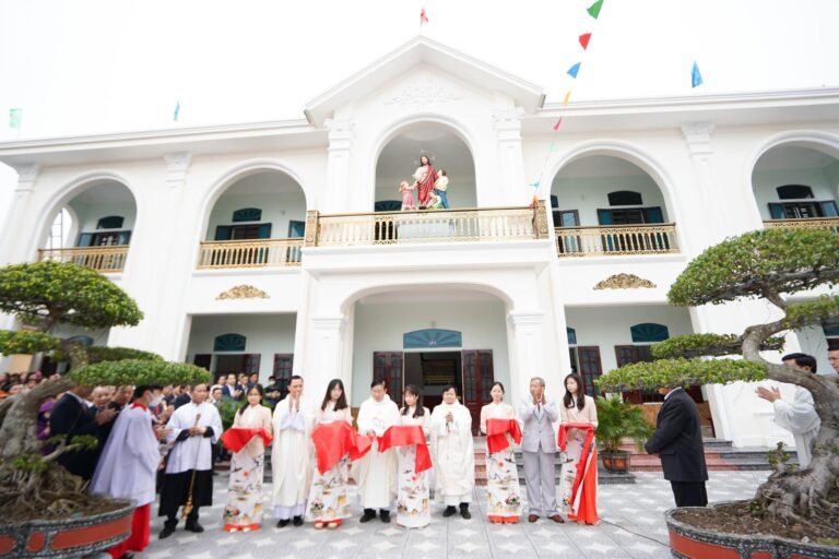 LÀM PHÉP NHÀ GIÁO LÝ – 14 ĐÀNG THÁNH GIÁ CUỘC CUNG NGHINH THÁNH QUAN THẦY