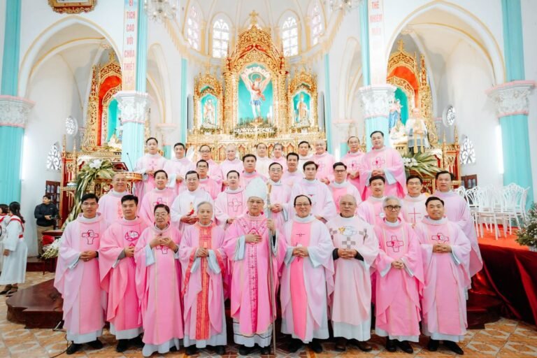 Cộng đoàn Thánh Thể An Lộc khánh thành nhà mới