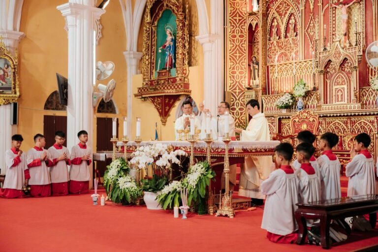 Nam Điền cử hành thánh lễ Giao thừa