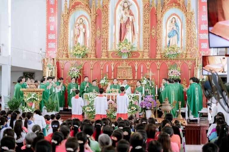 Gx. Ngọc Lâm: Ngày chầu lượt, ngày hồng phúc