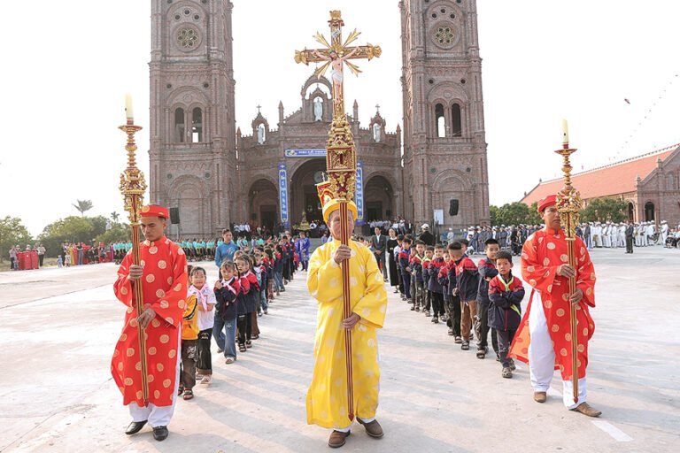 Giáo họ Phú Ninh mừng lễ quan thầy