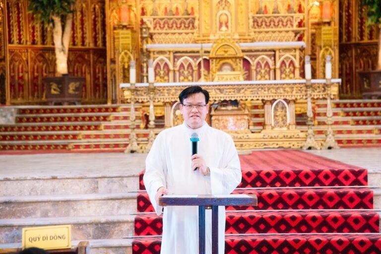 Hạt Báo Đáp: Các bà mẹ Công giáo hành hương