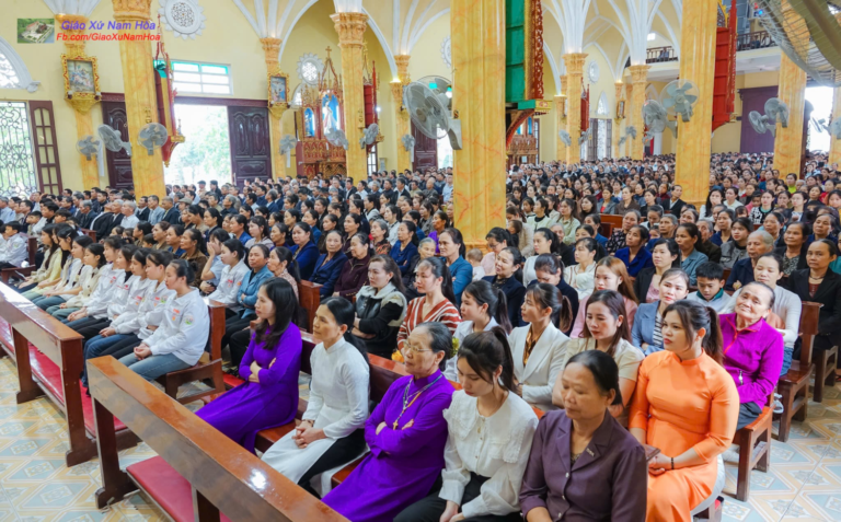 Giáo xứ Nam Hòa hành hương Năm Thánh