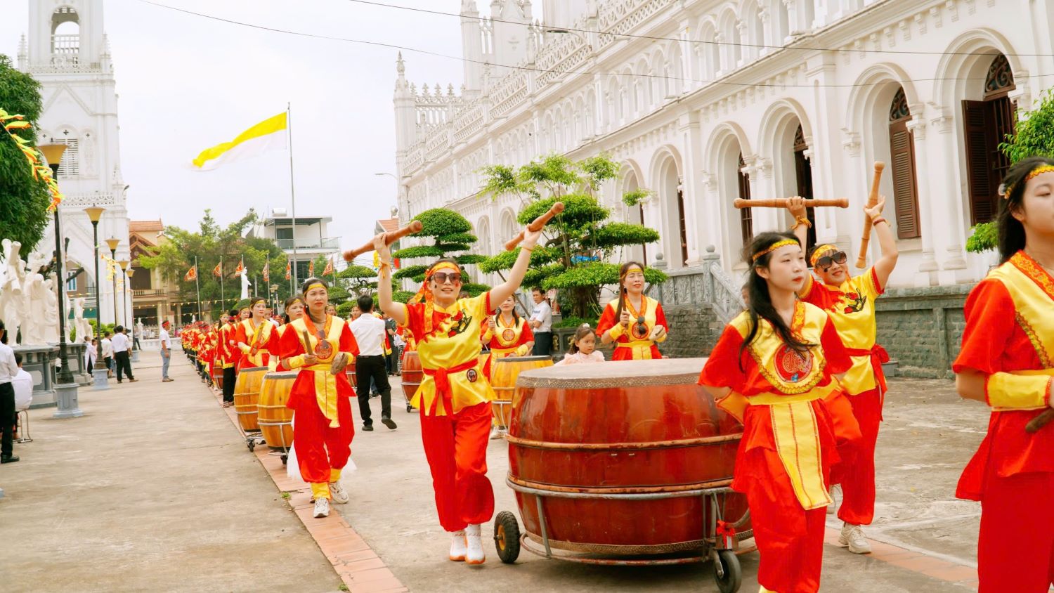 Read more about the article Giáo xứ Liễu Đề: Đại lễ kính Lòng Chúa Thương Xót