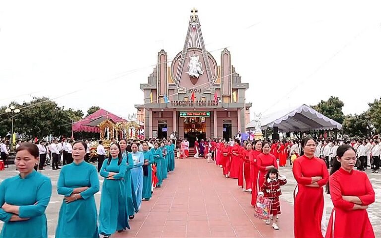 Giáo họ Lạc Bắc (Thuận Thành) mừng lễ quan thầy