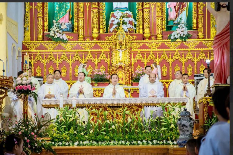 Thánh lễ chính tiệc tuần chầu giáo xứ Quỹ Đê