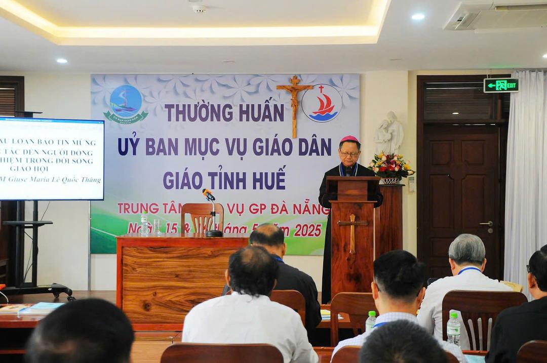 Read more about the article Buổi thường huấn dành cho giáo dân thuộc giáo tỉnh Huế từ ngày 15-16/5/2025