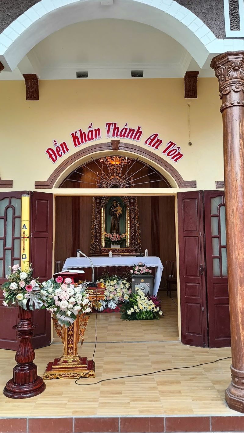 Read more about the article Giáo xứ An Lãng khánh thành Đền khấn Thánh Antôn