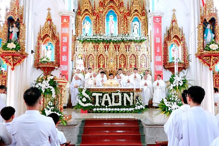 Cha Phêrô Vũ Đức Hiếu: Niềm vui hồng ân linh mục