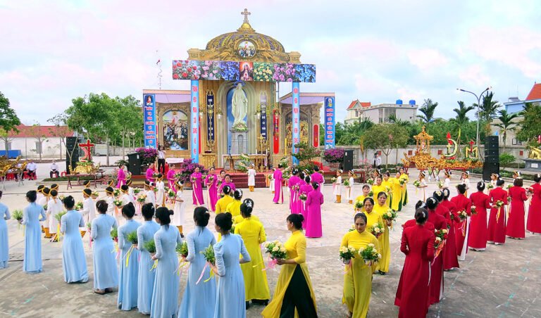 Giáo họ Đồng Tâm đồng tiến hoa kính Đức Mẹ