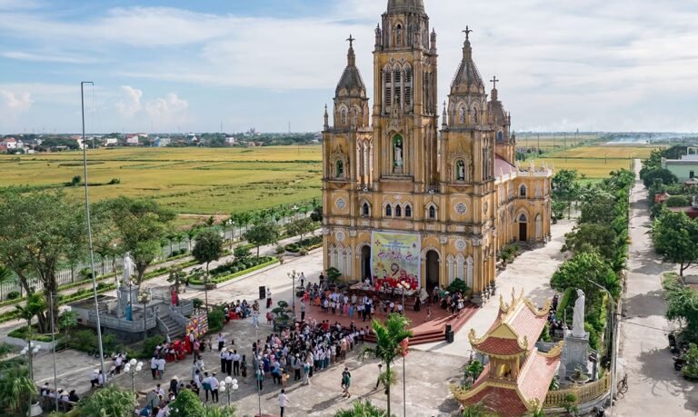 Hội chợ hè giáo họ Ngọc Cục: Niềm vui tuổi thơ