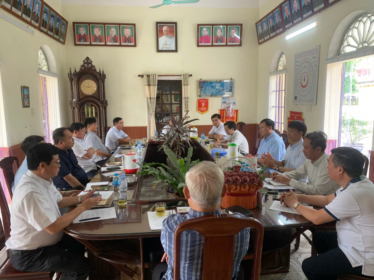 Read more about the article Giáo sĩ hạt Phú Nhai tĩnh tâm tháng Sáu