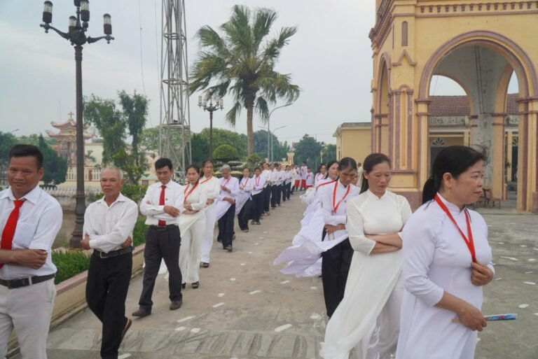 Phạt tạ Thánh Tâm Lạc Thành mừng lễ quan thầy
