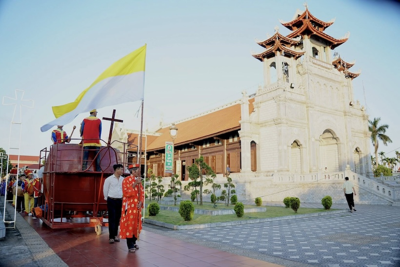 Read more about the article Tây Mỹ thay mặt giáo phận Chầu Lượt