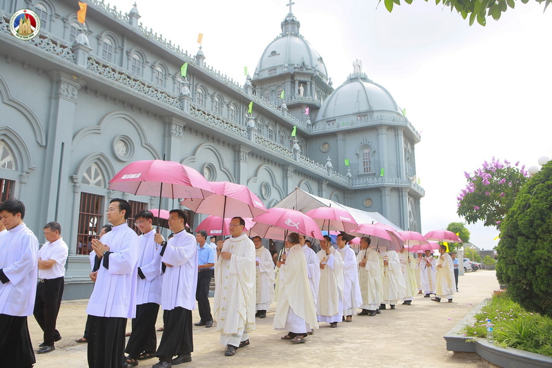 Read more about the article Giáo xứ Đồng Tâm hân hoan đón cha xứ mới