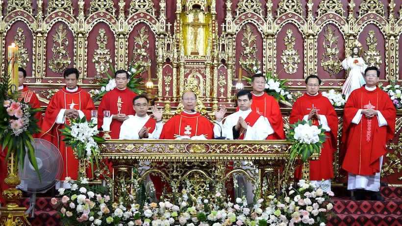 Read more about the article Tuần chầu lượt giáo xứ Tân Châu