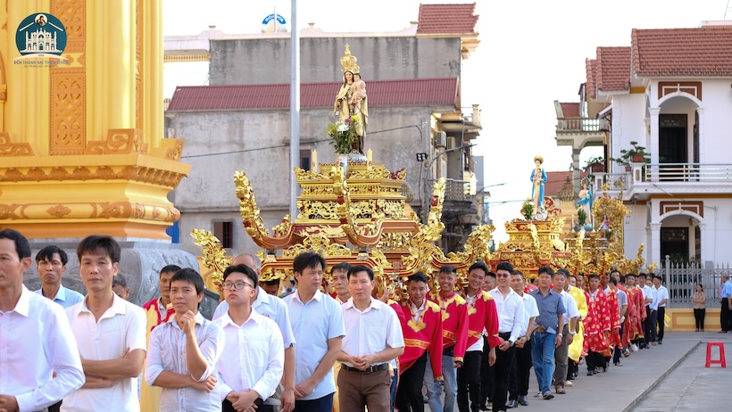 Read more about the article Giáo xứ Trung Lao mừng lễ Chúa lên trời