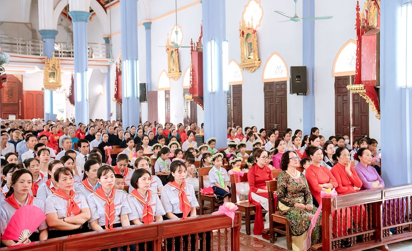 Read more about the article Giáo xứ Thượng Trại hân hoan đón cha xứ tiên khởi