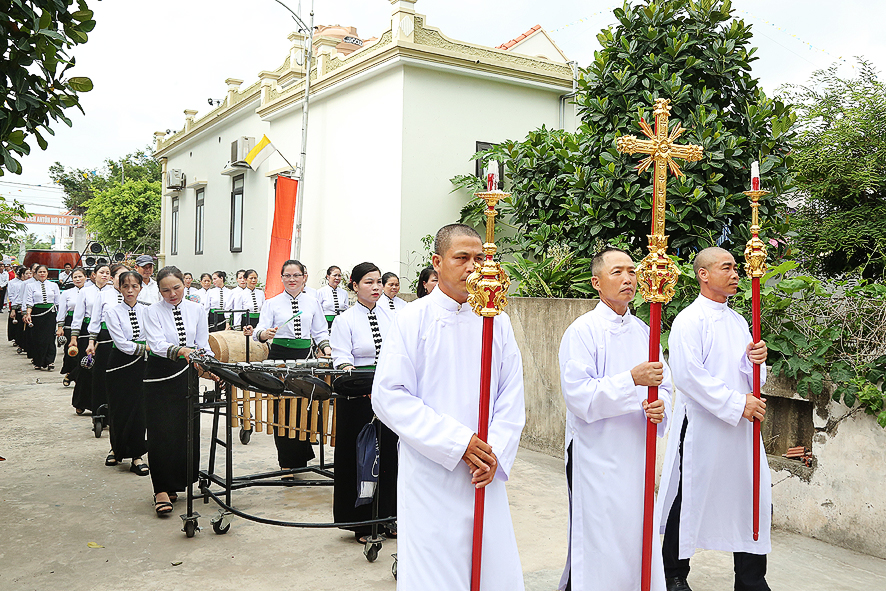 Read more about the article Giáo xứ Phú Hương mừng lễ Thánh Anton Padova