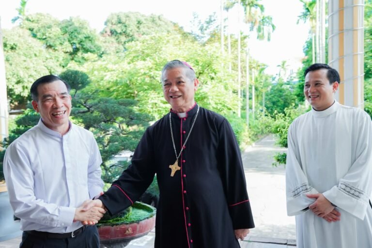 An Bài: 104 thiếu nhi lãnh nhận bí tích Thêm sức