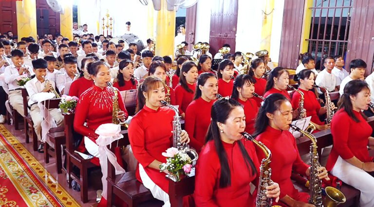 Giáo họ Lạc Ngoại, xứ Thuận Thành mừng bổn mạng
