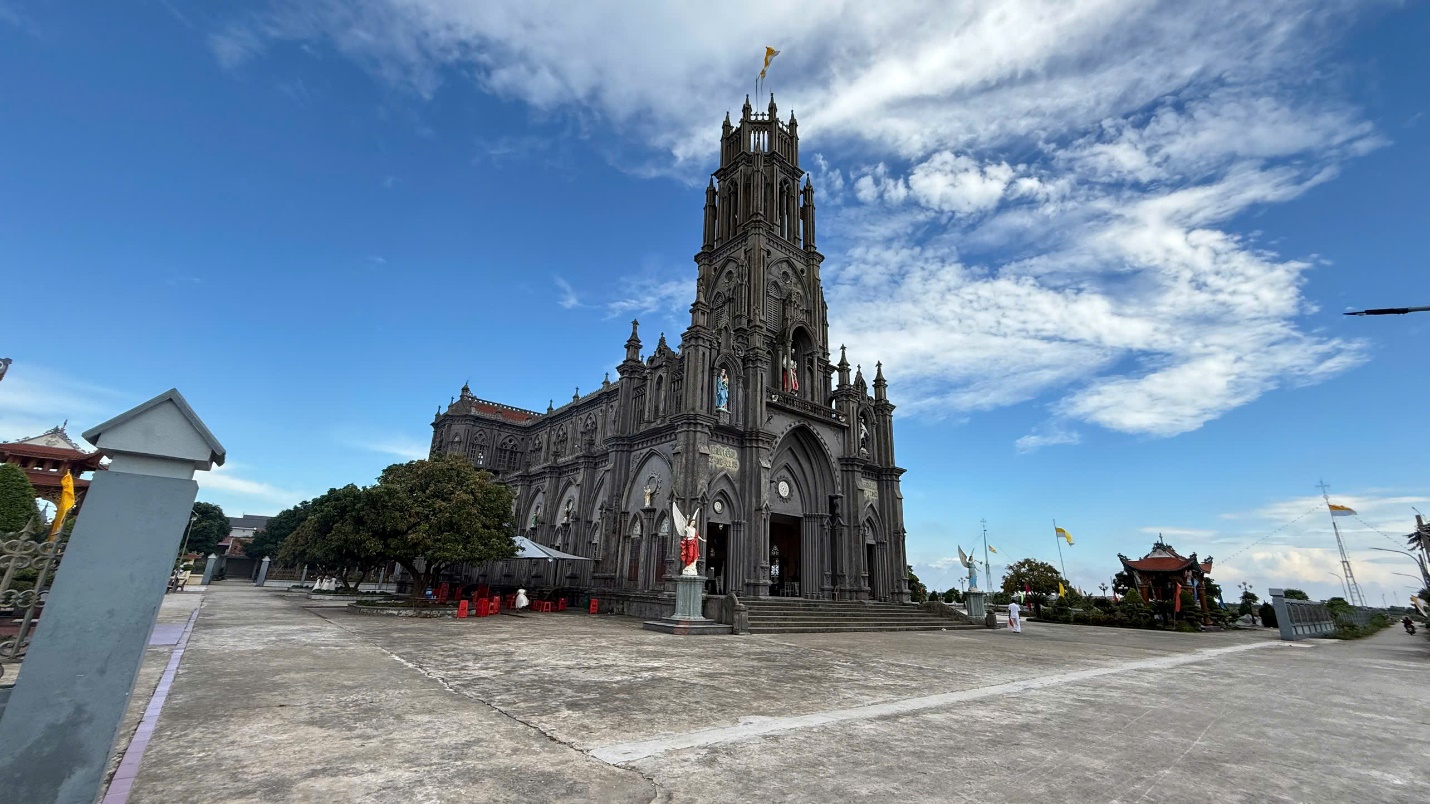 Read more about the article Âm Sa, tuần chầu hồng phúc