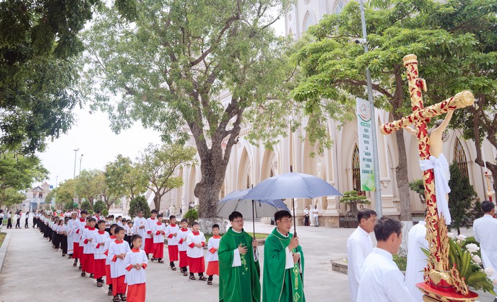 Read more about the article Giáo xứ Lạc Nam hành hương Năm Thánh