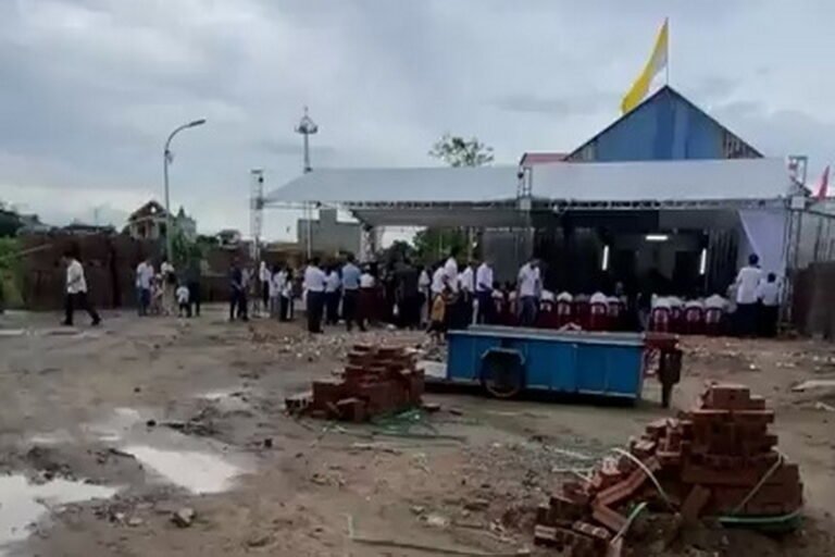 Giáo họ Rộc Tiền mừng kính thánh Phêrô và Phaolô