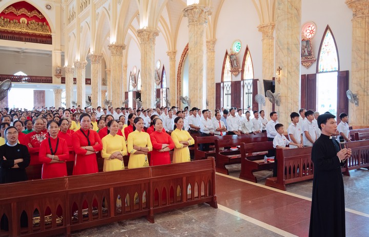 Read more about the article Giáo xứ Thuận Thành hành hương Năm Thánh 