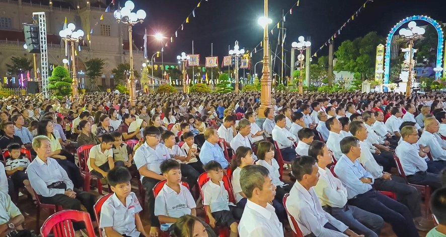 Read more about the article Họ Đức Bà, Kiên Lao mừng lễ Mẹ Lên Trời