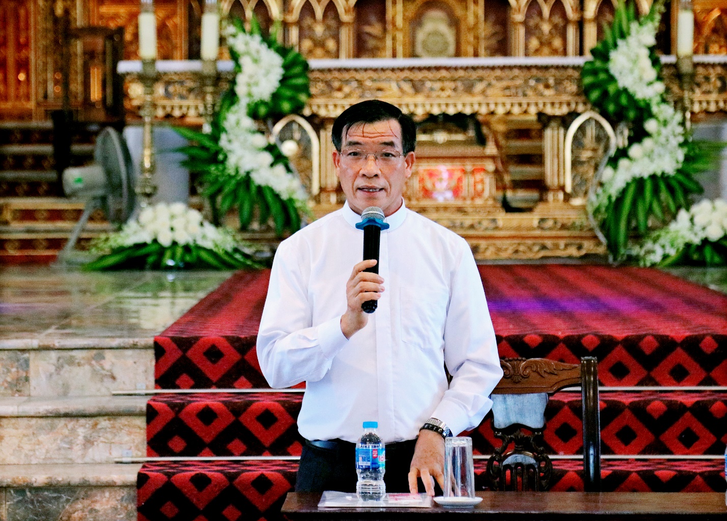 Read more about the article Rộn rã ngày hành hương, Ban Truyền thông Giáo phận và Giới trẻ hạt Báo đáp