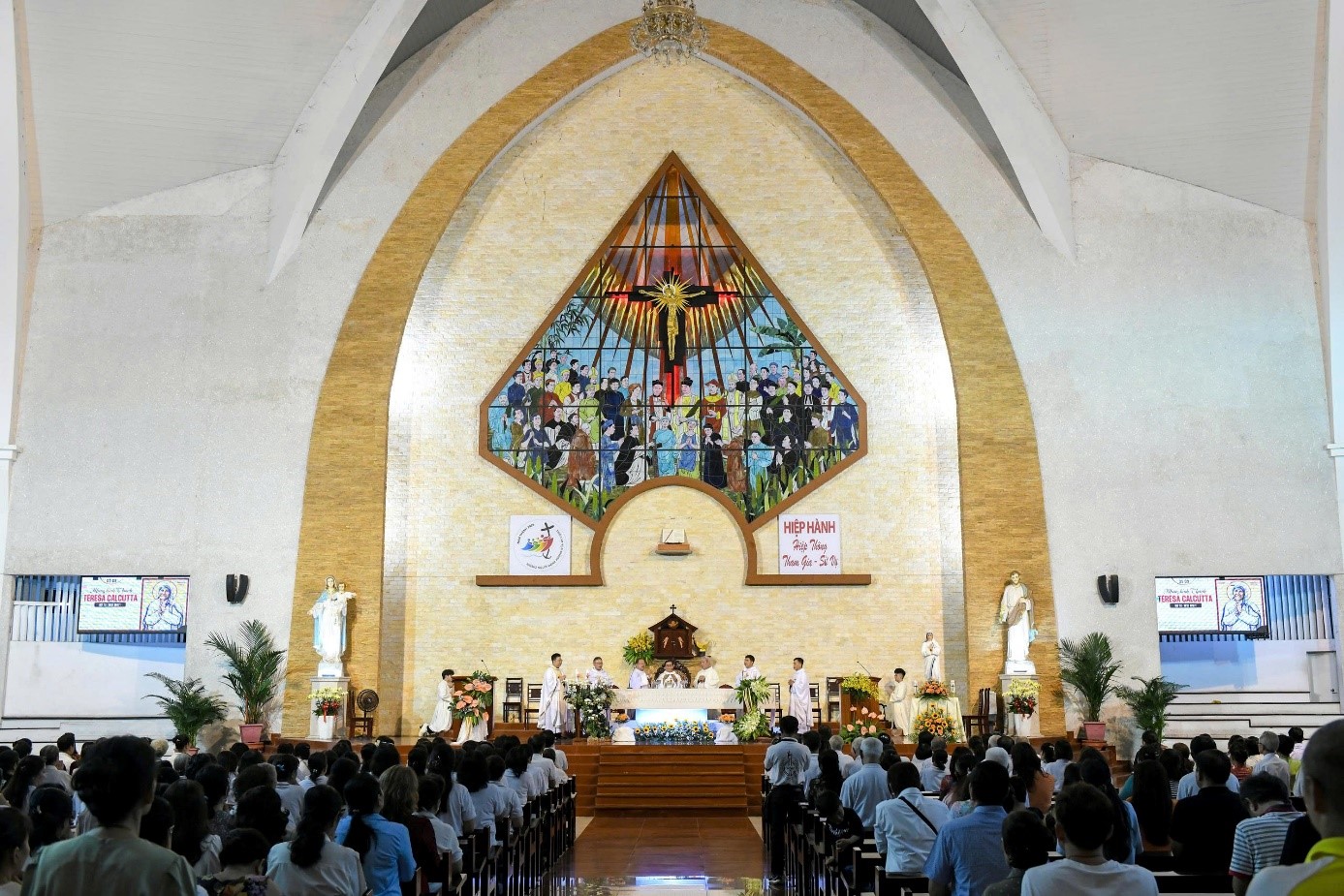 Read more about the article Mừng Lễ Thánh Têrêsa Calcutta – Bổn Mạng Caritas Giáo Hạt Phú Thọ