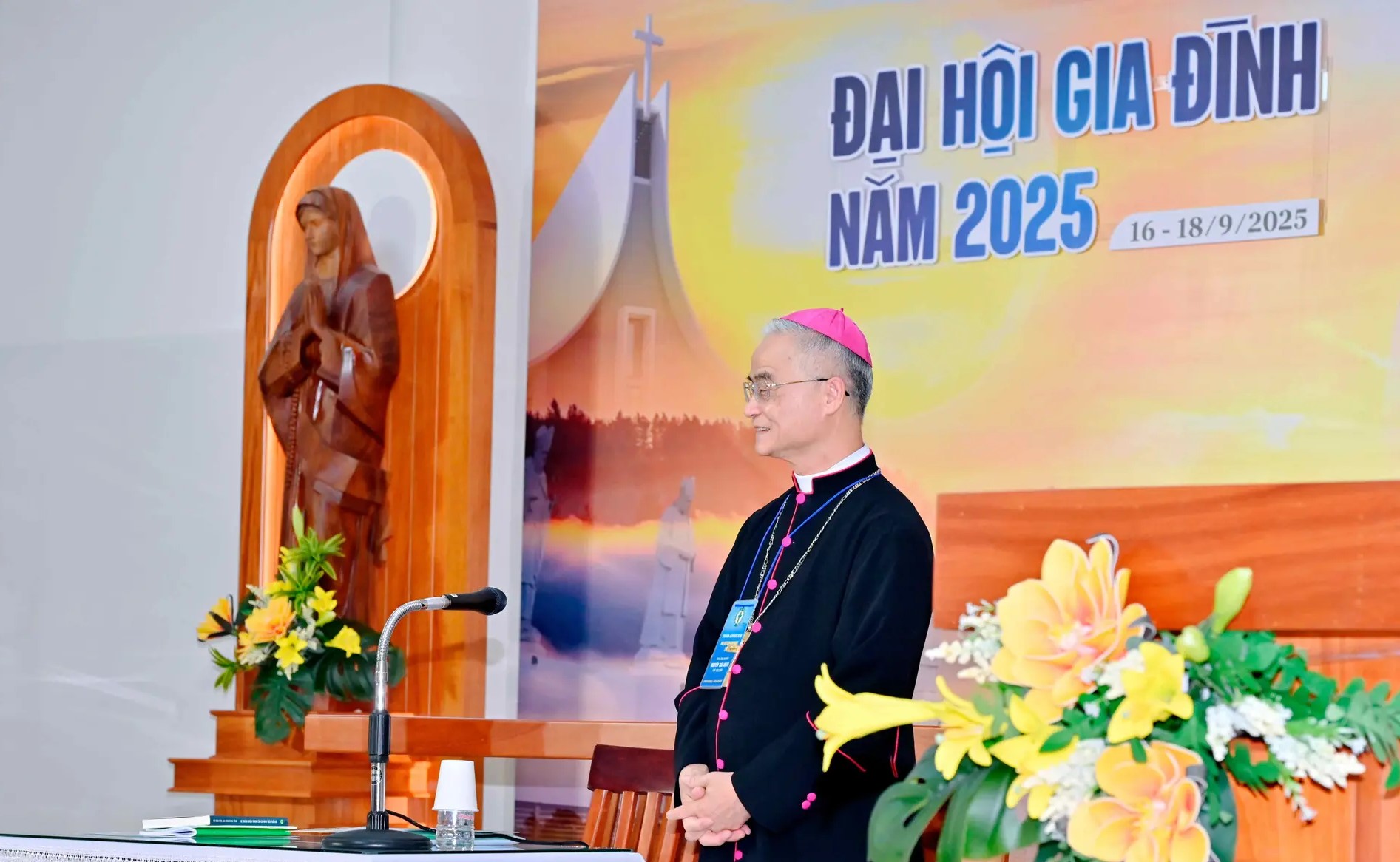 Read more about the article Khai mạc Đại hội Gia đình toàn quốc 2025 tại Trung tâm hành hương Đức Mẹ Núi Cúi