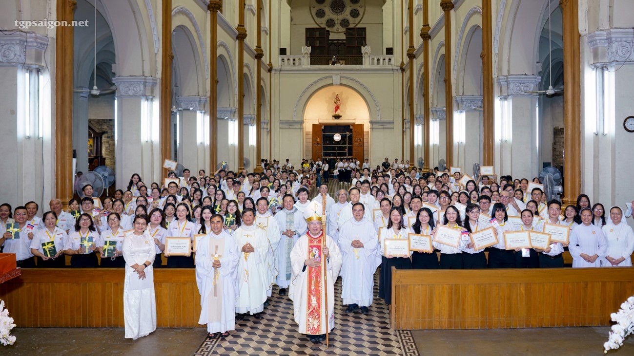 Read more about the article Giáo lý viên Tổng Giáo Phận Sài Gòn hành hương Năm Thánh 2025 tại Vương cung thánh đường Đức Bà Sài Gòn