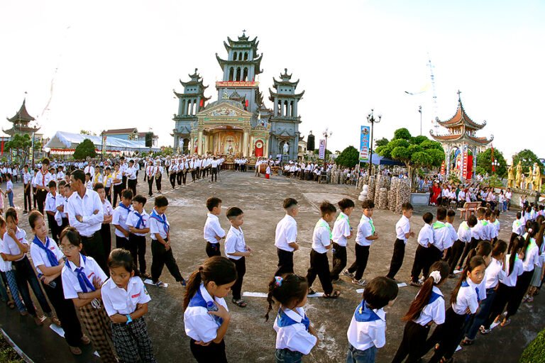 Sa Nam, lễ kính Quan thầy và tuần chầu hồng phúc