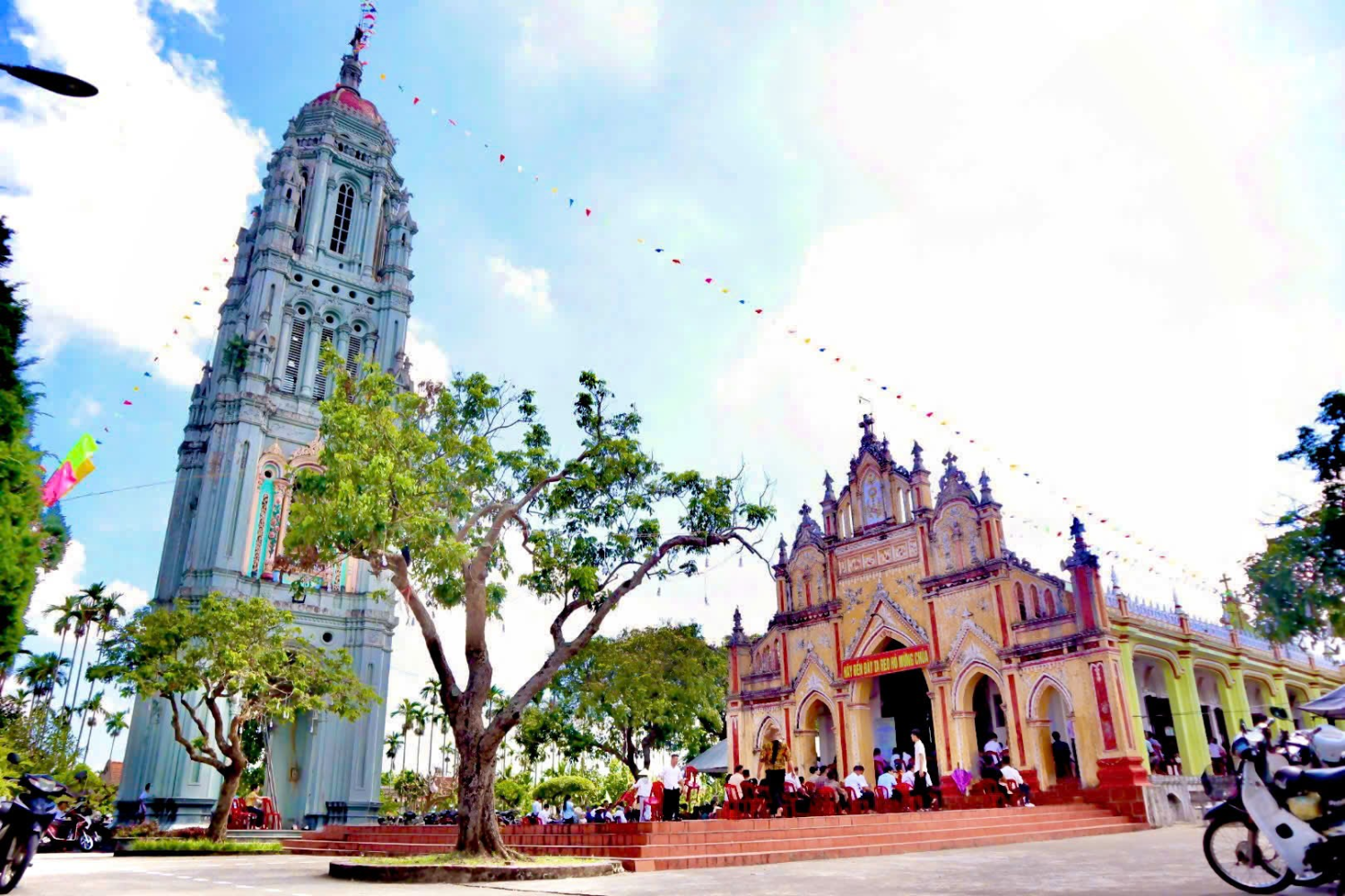 Read more about the article Phú Văn, niềm vui thánh thiêng dịp tuần chầu