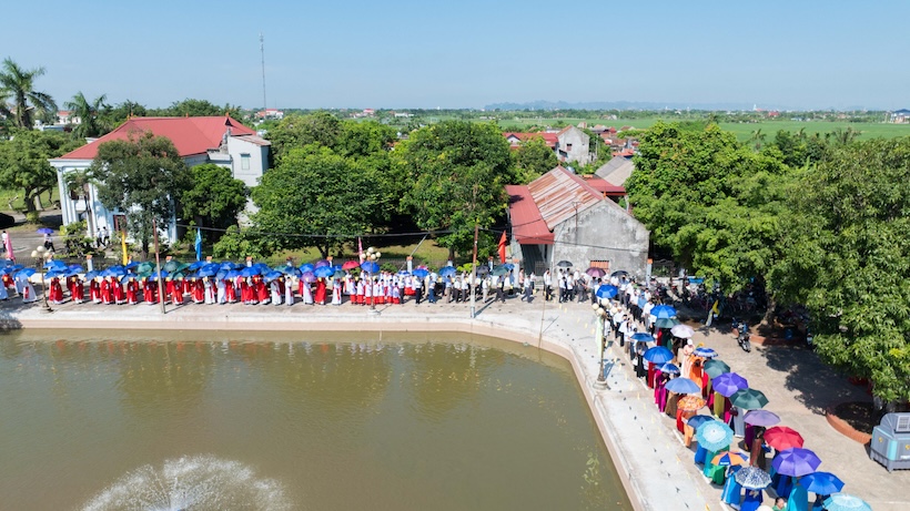 Read more about the article Văn Giáo hân hoan đón Cha xứ và Cha phó mới