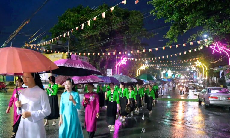 Họ Fatima, xứ Bùi Chu, mừng kính Mẹ Fatima