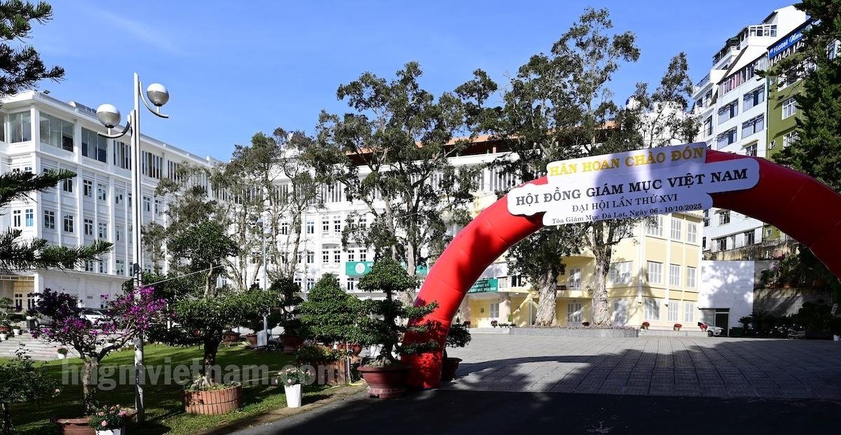 Read more about the article Giáo phận Đà Lạt chào mừng Đại hội thứ XVI của Hội Đồng Giám Mục Việt Nam
