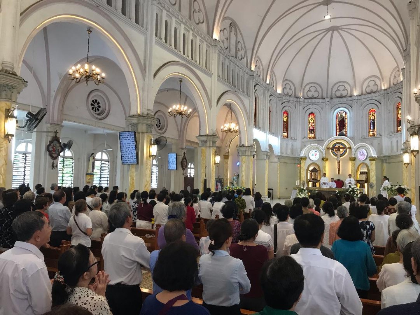 Read more about the article Giáo hạt Phú Nhuận hành hương Năm Thánh tại nhà thờ Chợ Quán