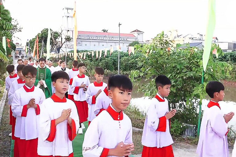 Tuần chầu lượt giáo xứ Thanh Thuỷ