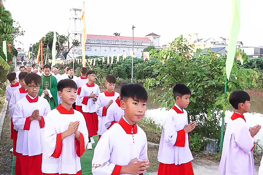 Read more about the article Tuần chầu lượt giáo xứ Thanh Thuỷ