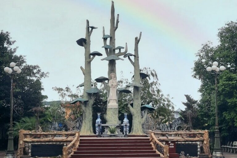 Giáo xứ Phong Lộc hân hoan trong ngày Chầu Lượt