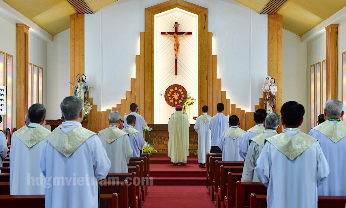 Read more about the article Đại hội XVI Hội đồng Giám mục Việt Nam:  Ngày 08/10