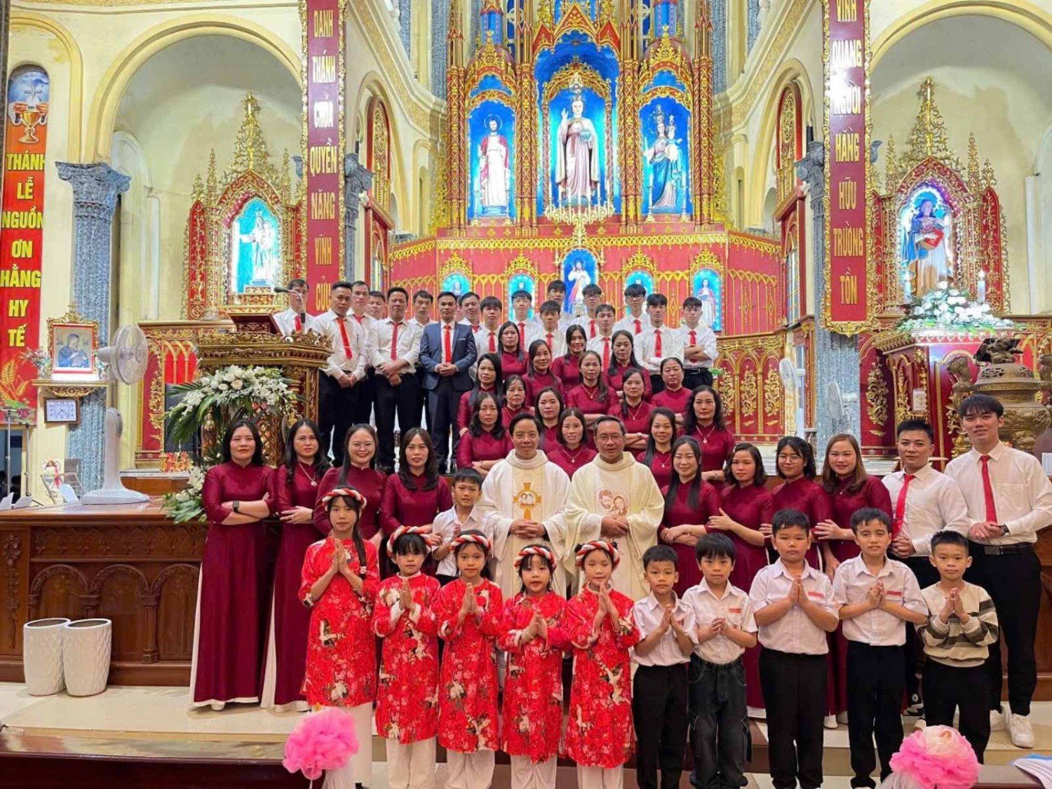 Read more about the article Giáo xứ Thánh Danh, ca đoàn Cêcilia mừng bổn mạng