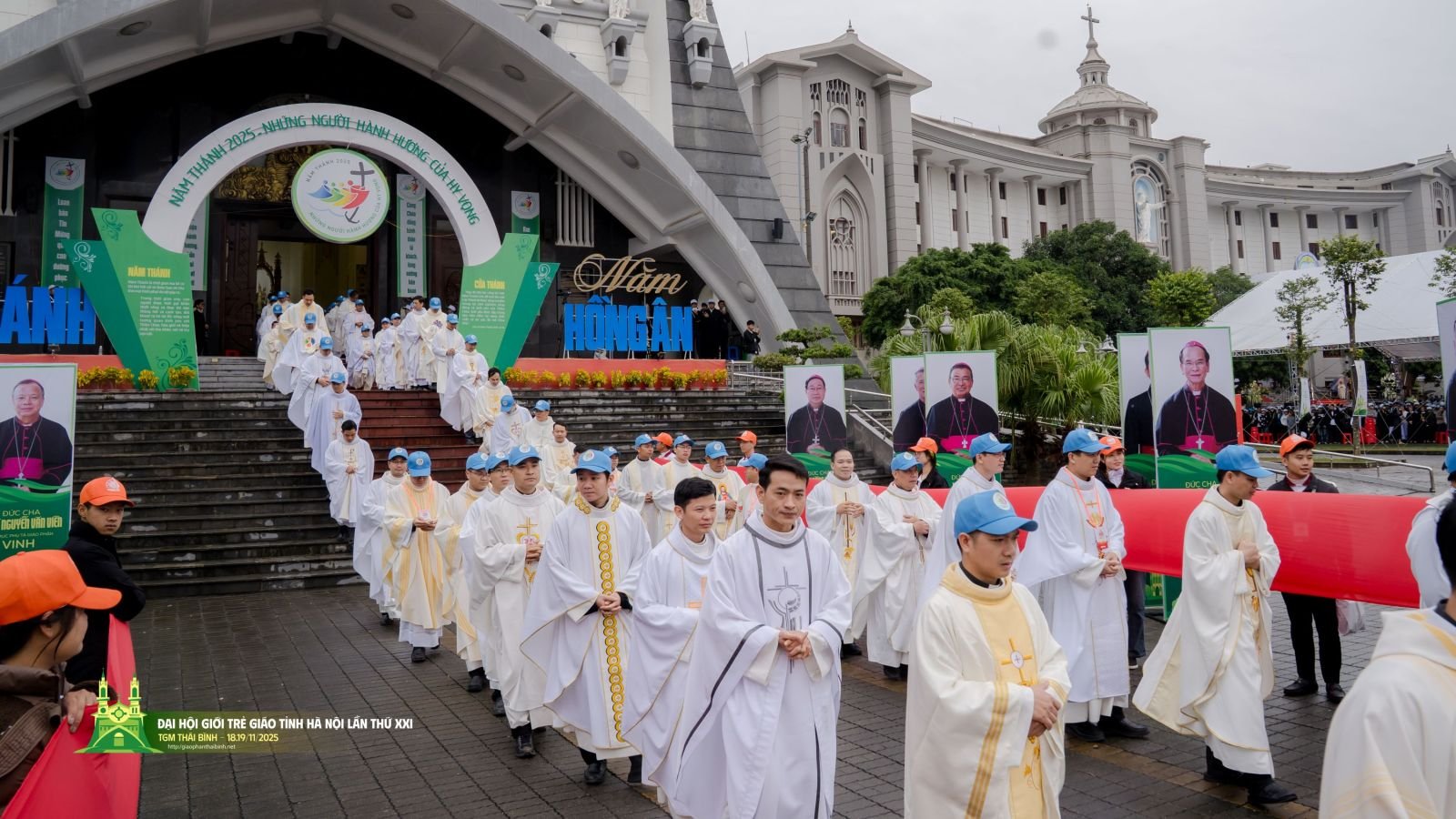 Read more about the article Thánh lễ tạ ơn, bế mạc Đại hội Giới trẻ Giáo tỉnh Hà Nội tại Giáo phận Thái Bình
