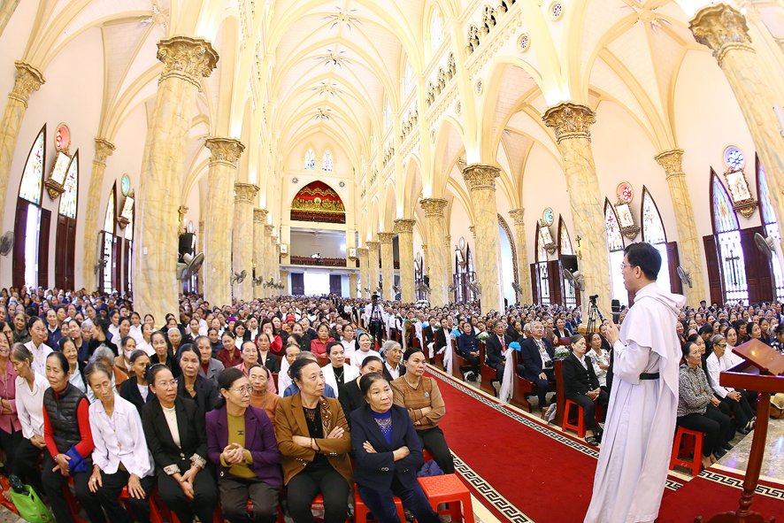 Read more about the article Huynh đoàn Đaminh hành hương Năm Thánh