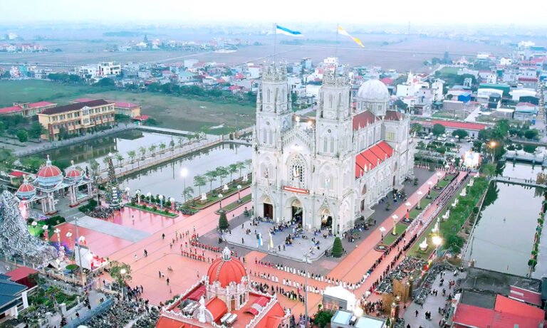 Giáo xứ Kiên Lao mừng kính Thánh Gia