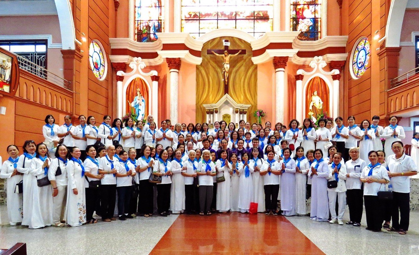 Read more about the article Hội Các Bà Mẹ Công Giáo hạt Gia Định Hành hương Mùa Vọng 2025
