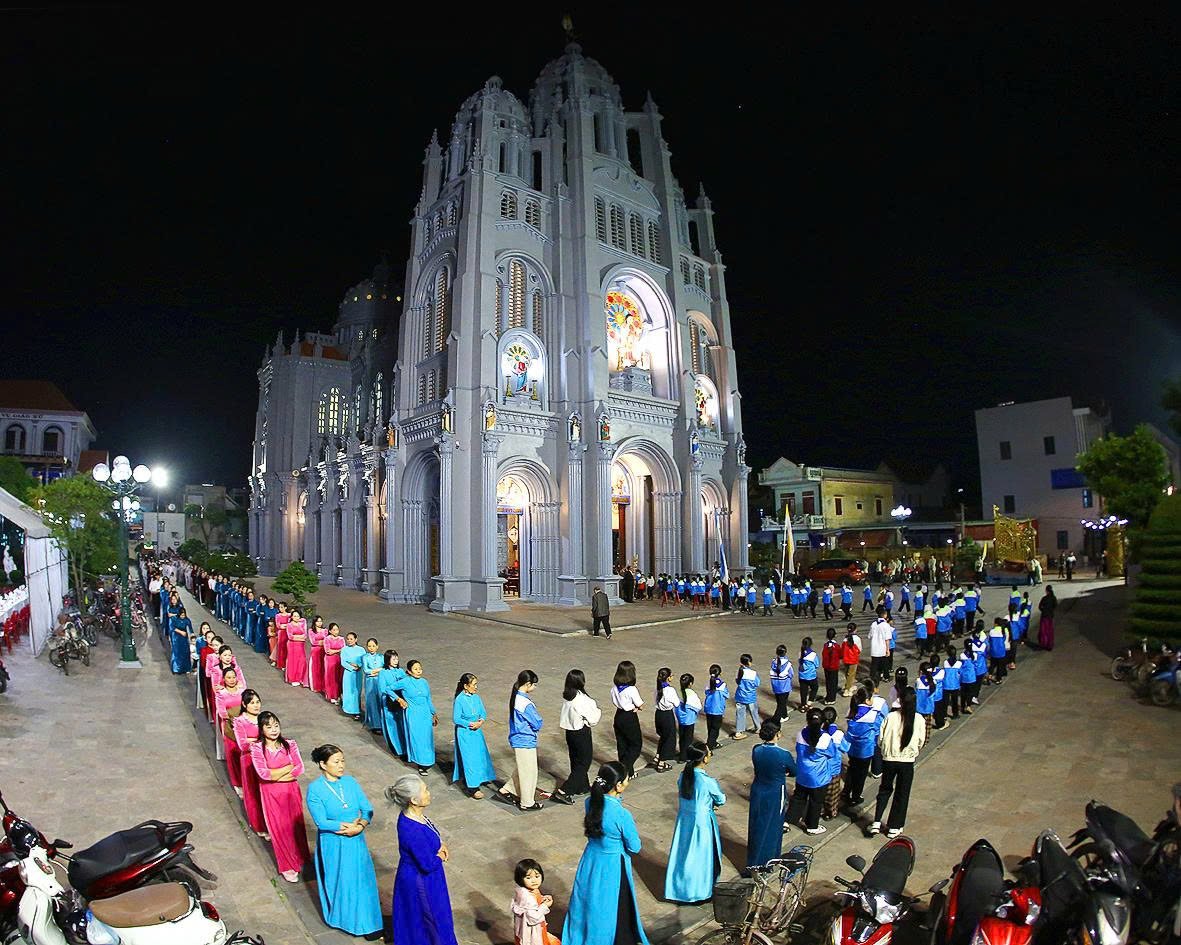 Read more about the article Thánh Danh: Truyền thông liên hạt mừng quan thầy